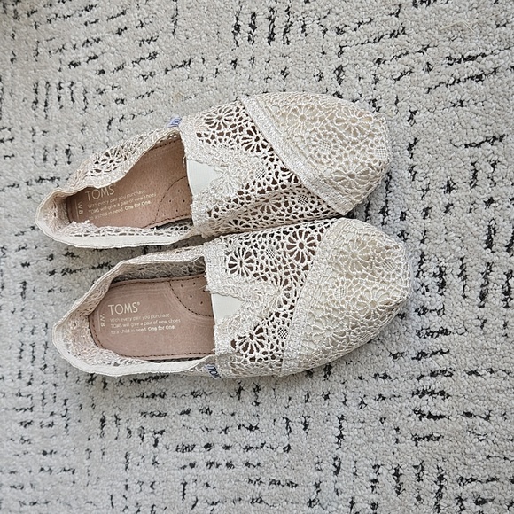 Too big - Picture 3 of 4